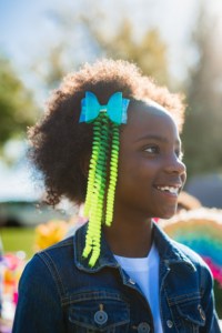 Clip per capelli Coily con motivo a cuore riflettente Firefly, trendy, effetto ombré, in materiale sintetico per extension. - Product Image 3