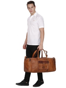 Nueva bolsa de gimnasio pequeña de cuero marrón genuino para viajes y fines de semana - Product Image 4