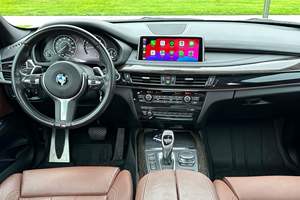 SUV de luxe de taille moyenne d'occasion 2023, moteur turbocompressé puissant, transmission intégrale, performances et caractéristiques haut de gamme - Product Image 3