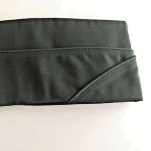 Gorra de servicio verde de mezcla de poliéster y lana Clase 4 del Ejército de EE. UU. AG-489 para soldado - Product Image 3