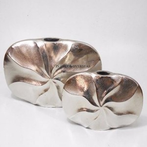 Florero de forma antigua de vidrio transparente con textura martillada de la mejor calidad con soporte de Base de diseñador único de Metal chapado en oro de la India - Product Image 5