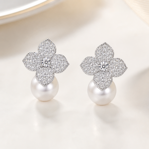 Pendientes colgantes vintage con diseño floral de trébol de cuatro hojas, pavé de cristal y perlas sintéticas E022. Muestra disponible USD4.4 - Product Image 1