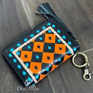 Porte-monnaie en cuir véritable artisanal avec motif à carreaux, portefeuilles à fermeture éclair avec porte-clés et pompon pour un usage quotidien - Product Image 1