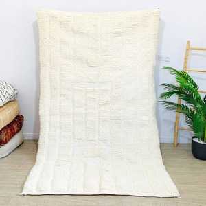 Tapis en laine antidérapant marocain blanc haut Design Vintage tapis noué à la main maison prix de gros tapis pour salon - Product Image 2