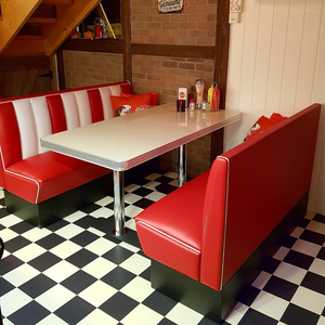 Set di Sedute per Diner Americano Retrò con <span class=keywords><strong>Tavolo</strong></span>, Arredamento per Ristorante, Caffè, Hotel e Bar in Pelle PU Rossa e Bianca - Product Image 2