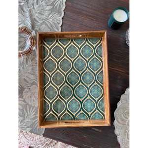 Grand plateau de service rectangulaire en bois émaillé - Élégant, fait à la main, écologique, passe au lave-vaisselle, petit-déjeuner, déjeuner, dîner, décoratif - Product Image 4