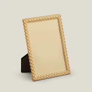 New Arrival Unique Design Metal <b>Photo</b> <b>Frame</b> High Quality <b>Photo</b> <b>Frame</b> for Home Office Decor <b>Gold</b> Color Unique Design - Product Image 5
