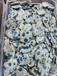 Jasper CAB MIX Lot ได้รับการรับรองคุณภาพเกรด AAA K2ออกแบบโดยดีไซเนอร์หลวมๆธรรมชาติ1-5g ทำเครื่องประดับขายส่งไม่ซ้ำใคร - Product Image 3