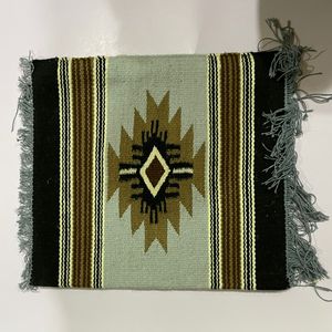 กระเป๋าสะพายข้างหนังแท้แกะสลักด้วยมือและกระเป๋าสะพายผ้าห่มอานพร้อมข้อต่อทองเหลืองโบราณ ผู้จัดจําหน่ายสไตล์โบฮีเมียน - Product Image 6