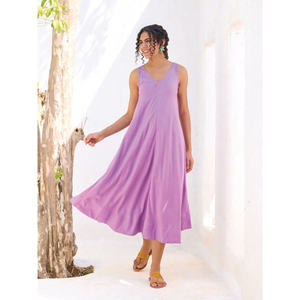 Robe longue en twill Kokum - Robe débardeur unie à volants floraux pour les journées de loisirs et les célébrations - Product Image 1