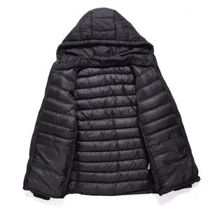 Doudoune matelassée légère noire pour homme avec capuche Manteau d'hiver chaud et imperméable pour l'extérieur et les vêtements décontractés - Product Image 5