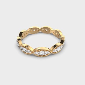 Anillo de banda infinita de cuatro filas diseñado con elegancia y lujo, con un diamante de laboratorio de 2 quilates engastado en punta, estilo eternidad. - Product Image 4