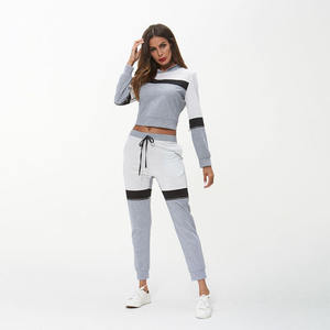 Vente en gros Nouveau Ensemble 2 pièces avec épaules tombantes Pantalon de jogging Sweat-shirt avec pantalon de survêtement Ensemble surdimensionné pour femmes - Product Image 1