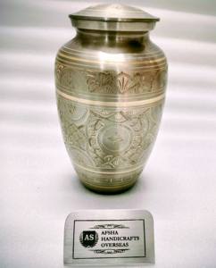 Urne funéraire en laiton de style américain/européen gravée en gris antique pour le stockage des cendres d'adultes - Product Image 3