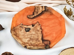 Plateau de service en bois de résine, plateau à charcuterie, plateau de service rond et plateau de service en bois, plateau à fromage, cadeau de nouvelle maison - Product Image 2