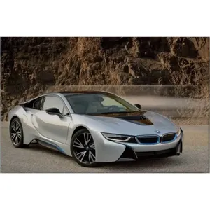 Impression sur toile de Fida Silver BMW i8 devant une muraille de rochers - Product Image 6