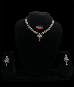 Ensemble collier chaîne à maillons classique avec perles et diamants Cadeau parfait pour les anniversaires de fiançailles et les occasions spéciales - Product Image 4