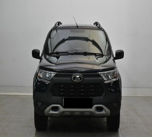 Niva Travel I 2023 (VAZ) - Faible kilométrage, moteur silencieux, transmission automatique, toit ouvrant panoramique, phares LED - Product Image 1