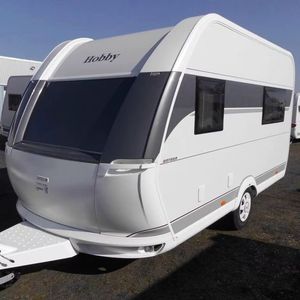 La autocaravana es tu compañero de viaje perfecto, que combina comodidad, aventura y conveniencia en la carretera. Diseñado para largas distancias - Product Image 1