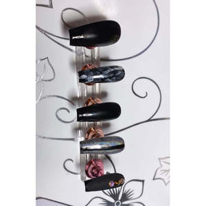 Cappotti in Ecopelliccia da Donna in Nero con Design Magic - Product Image 1