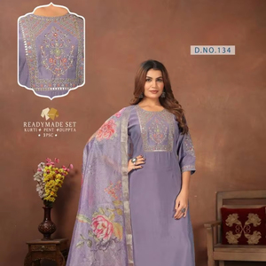 Collection en gros de bas Kurti en soie romaine avec Dupatta Party Salwar Kameez pour le catalogue d'hiver disponible au tarif de gros - Product Image 1