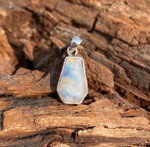 Pendentif en pierre de lune artisanaux en argent sterling 925, collier en pierre précieuse, bijoux en pierre de lune pour femme, cadeau - Product Image 5