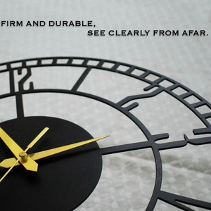 Horloge murale ronde en métal élégante, design minimaliste moderne noir, parfaite pour le salon, la chambre, le bureau et le couloir. - Product Image 2