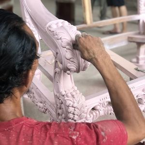 El sofá tapizado con flores adornado es el complemento perfecto para cualquier sala de estar de inspiración clásica 1211327 - Product Image 5