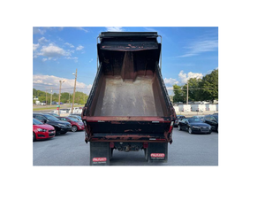 Camión Volquete Diésel Chevrolet C7H042 REG Cab 2002 Certificado de Segunda Mano con Herramientas Manuales - Product Image 2