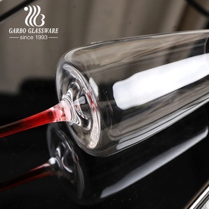 <span class=keywords><strong>Petit</strong></span> gobelet en <span class=keywords><strong>verre</strong></span> artisanal quantité minimale de commande peinture à la main couleur rouge et noir tige pelle série tulipe vin <span class=keywords><strong>champagne</strong></span> rhum <span class=keywords><strong>verre</strong></span> de service - Product Image 5