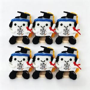 Poupées en fil au crochet pour la saison des diplômes, à énergie positive, avec chapeau de doctorat, motifs avocat, requin, concombre, citrouille et animaux de dessin animé - Product Image 2