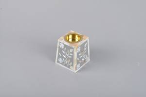 Brûleur à Bakhoor de luxe fait main, conique, incrusté de nacre, avec élégant incrusté floral en nacre, porte-encens en résine portable, doré - Product Image 2