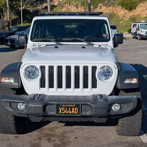 Jeep Wrangler Sport 4x4 2020 d'occasion propre, boîte manuelle 6 vitesses - Product Image 1