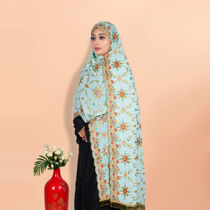 Hijab de luxe pour les fêtes en georgette avec broderie complexe et travail de paillettes avec des perles, bordure en dentelle Latkan - Product Image 4