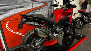 Motocicleta Ducati Multistrada V2 Modelo 2025, Estilo Deportivo y Turístico, Opciones de Financiamiento Personalizables, Garantía de 3 Años, Origen Estadounidense, Compatible con ODM - Product Image 3