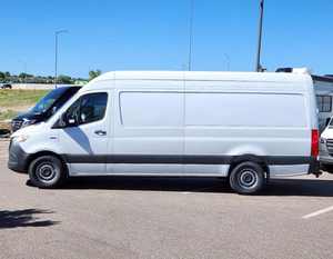 Furgoneta Eléctrica SPRINTER CARGO 170 WB AWD 2024 de Techo Alto, con Bajo Kilometraje, Cabina Espaciosa y Características de Seguridad Avanzadas, MÁS VENDIDA - Product Image 5