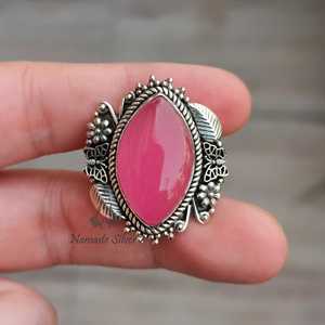 แหวนหยกสีชมพู เงินแท้ 925 ประดับพลอยทรงมาร์คีส์ งานแฮนด์เมดลายดอกไม้ - Product Image 4