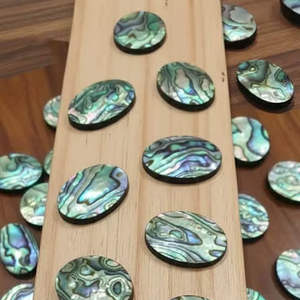 Pierre de coquille d'ormeau naturelle de qualité supérieure, pierre précieuse cabochon, coquille cabochon, pierre précieuse naturelle polie pour la guérison, forme mixte - Product Image 2