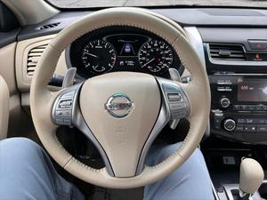 Nissan Altima 3.5 SV 2013 Usado, Turbo Izquierdo, Tracción en las Cuatro Ruedas, Asientos de Tela, R17, Interior Claro - Product Image 5