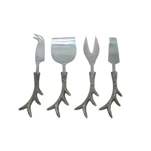 Juego de herramientas para queso de metal con mango de madera de acacia, incluye cuchillos para queso de desayuno y esparcidor de mantequilla - Product Image 5