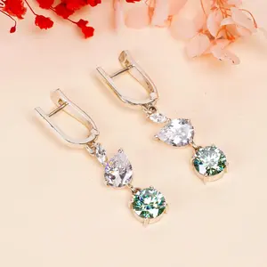 ต่างหูทรงหยดน้ำแบบวินเทจ ประดับมอสซาไนต์ทรงกลม เงินแท้ 925 ชุบทอง เหมาะสำหรับงานแต่งงาน หรือเป็นของขวัญหมั้นสำหรับเธอ จาก Tishya Jewellers - Product Image 6