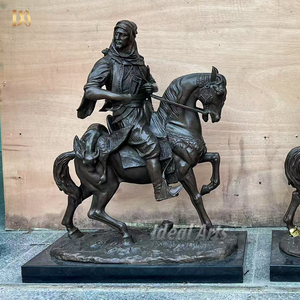 家の装飾のための馬の彫刻に小さな兵士アンティークブロンズ乗馬戦士像 - Product Image 1