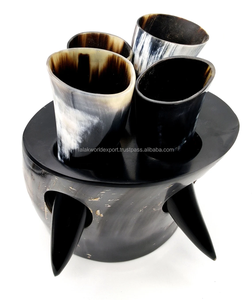 Verres à liqueur en corne de bœuf sculptés par Viking Morden & Authentique 60ml Vodka & Tequila Tasses écologiques élégantes avec support par FWE - Product Image 1