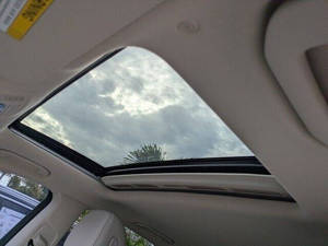 Caméra arrière gauche en cuir Mercedes-Benz GLE 2024 4MATIC 350 - Product Image 4