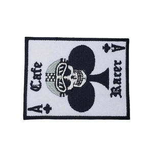 Patchs brodés personnalisés en forme de crâne, écologiques, thermocollants, avec taille ajustable et couleur personnalisée pour vêtements, fabriqués au Pakistan - Product Image 3