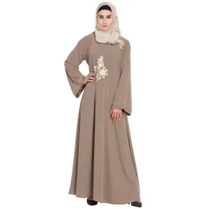 사용자 정의 꽃 자수 단색 현대 유행 옷 Pleated Abaya 여성 겸손한 이슬람 소녀 드레스 긴 소매