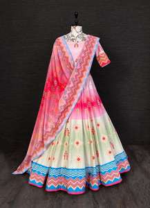 Vêtements Ethniques Meilleur Tissu Dernière Collection Soie Lehenga Choli Avec Dupatta Avec Oeuvre Imprimée Fabricant De L'Inde - Product Image 5