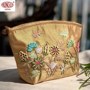 Venta al por mayor de bolsos florales bordados a mano para ocasiones formales de estilo vintage - Product Image 1