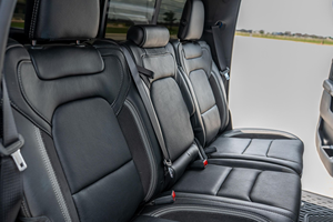 รถกระบะออฟโรดสมรรถนะสูง ปี 2024 ตัวถังกว้าง เครื่องยนต์แบบดูดอากาศธรรมชาติ ระบบกันสะเทือนสำหรับงานหนัก ขับเคลื่อน 4 ล้อ พวงมาลัยซ้าย หุ้มเบาะผ้า - Product Image 4