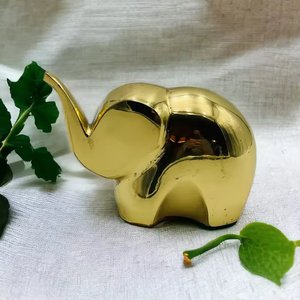 Prensapapeles Multifuncional de Hierro con Forma de Elefante, Estilo Vintage Ecológico, Acabado Dorado, Perfecto para la Oficina, el Estudio o la Mesa - Product Image 1